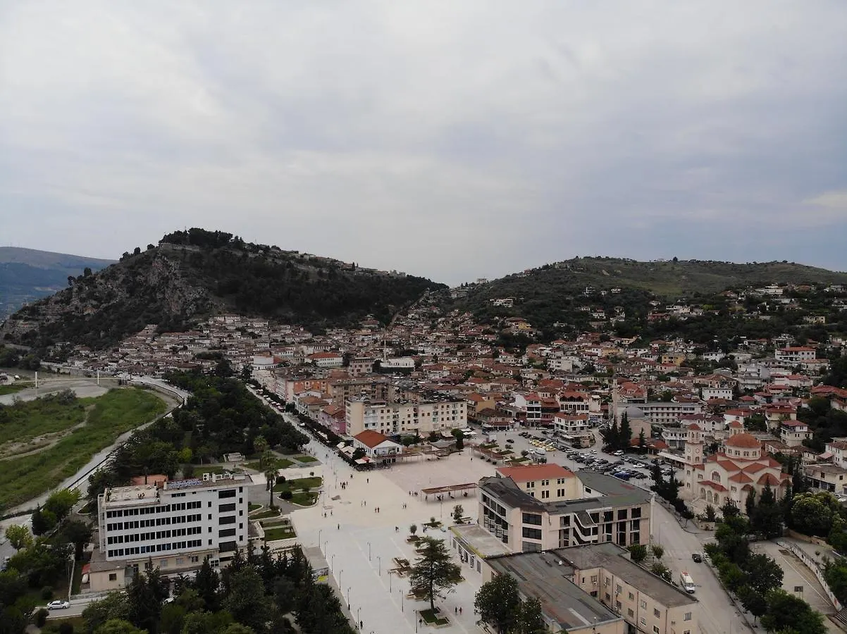 Hotel Orestiada Berat 4*,