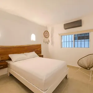 Hotel Puerto Caracol