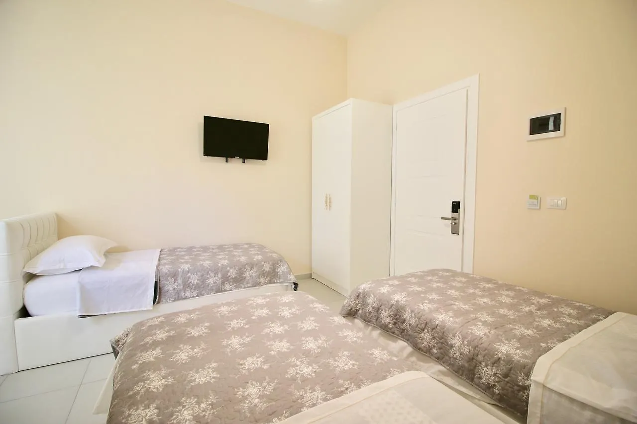 Hotel Orestiada 培拉特 4*,  阿尔巴尼亚